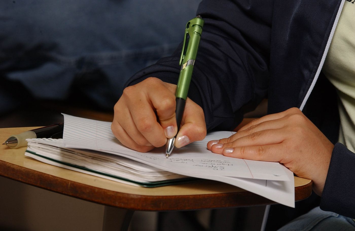 Escuela apuntes estudiantes.jpg