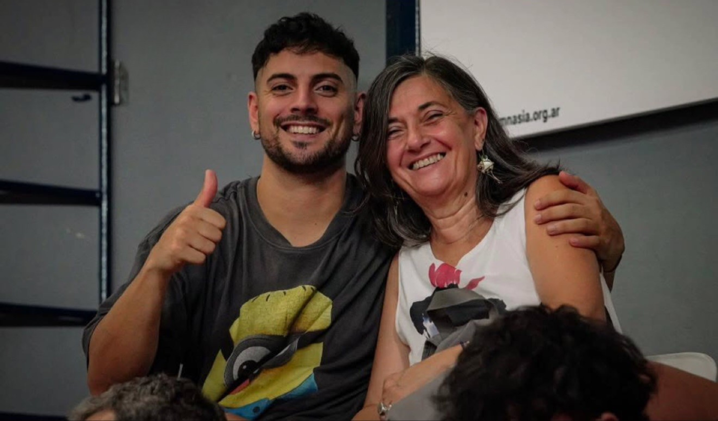 Coscu mamá Gimnasia Básquet Polideportivo