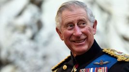 carlos iii fue nombrado rey de inglaterra y homenajeo a su madre carlos iii fue nombrado rey de inglaterra y homenajeo a su madre