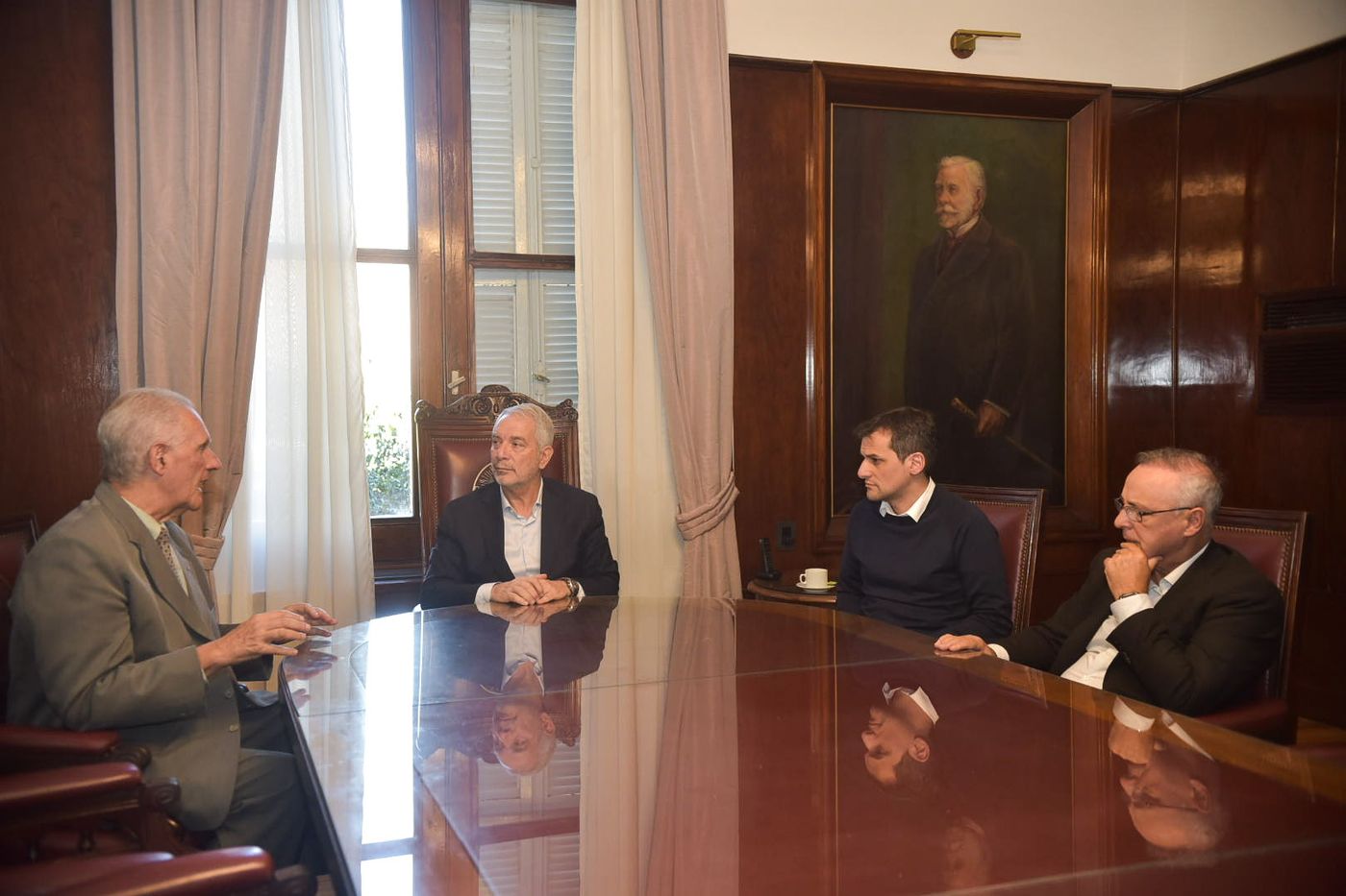 Julio Alak se reunió con el titular del Conicet La Plata, Carlos Della Védova, para pensar en un trabajo en conjunto por el ordenamiento urbano.