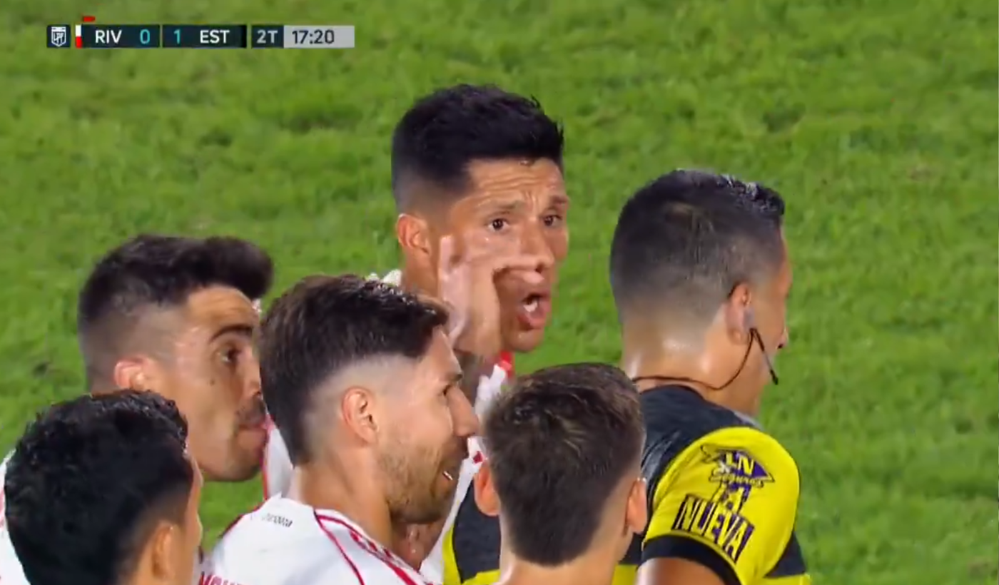 Enzo Pérez enojado (1).png