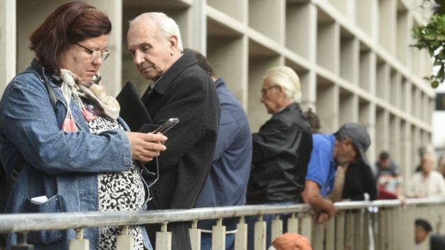 el ips confirmo la fecha de cobro de haberes y aguinaldo para jubilados y pensionados