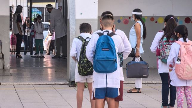 la provincia cambio la definicion de casos sospechosos en las escuelas