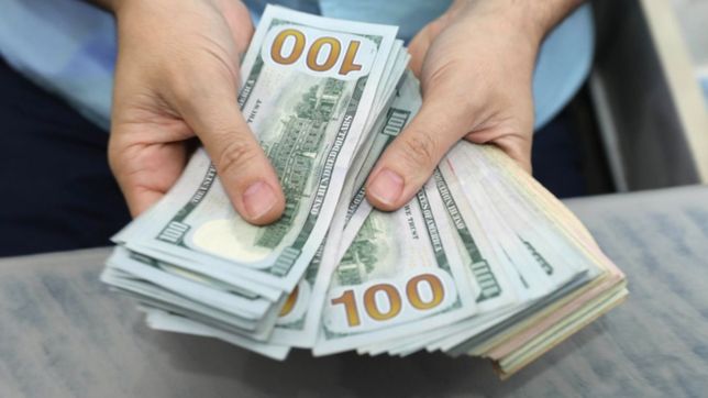 el dolar blue se mantuvo estable durante toda la jornada y cerro en su valor mas alto