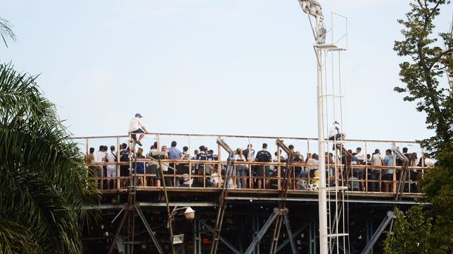 gimnasia abrio el canje de localidades para el debut en el bosque: ¿como hacer el tramite?