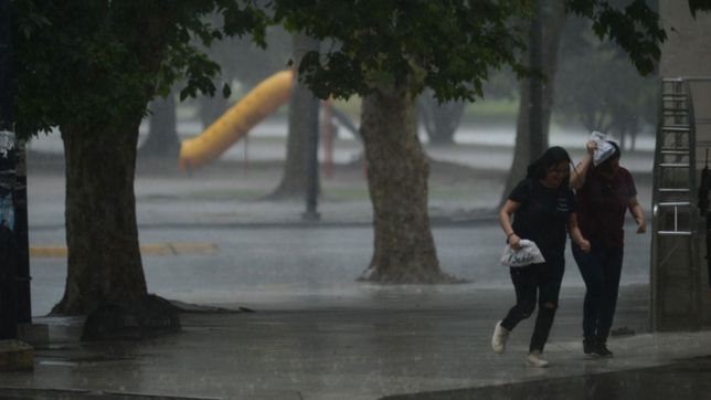 las tormentas se acercan a la plata y se lanzo el aviso de vigilancia