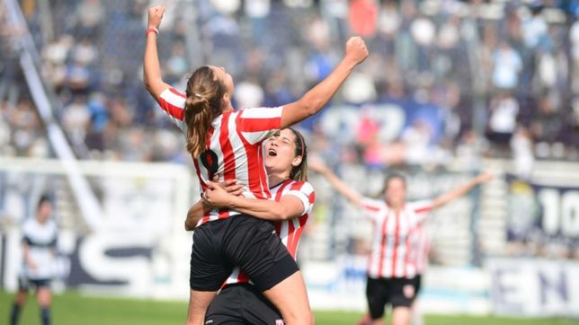 ¿las futbolistas de estudiantes jugaran en uno? la palabra de veron