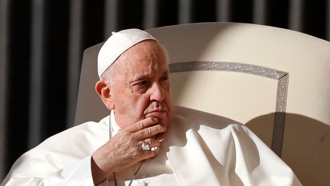 el papa francisco muestra una mejoria consolidada y sigue en tratamiento