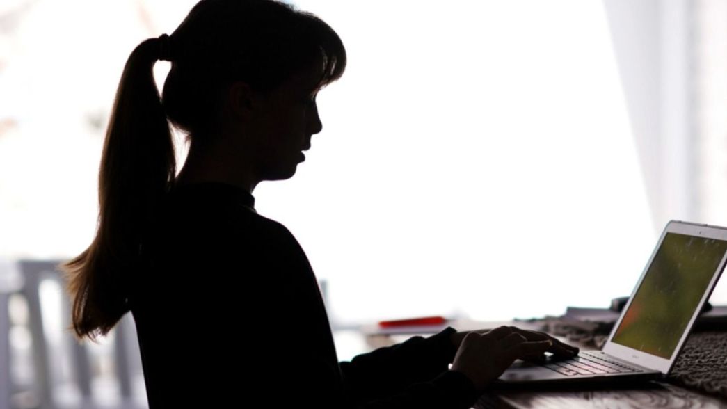 La Plata: robaron la computadora con la que da clases online y ofrece recompensa para recuperarla