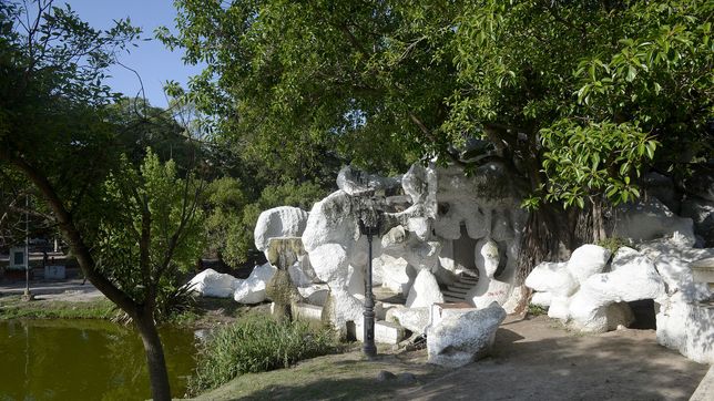 la gruta del lago del bosque volvera a lucir iluminada y sera un atractivo nocturno en la plata