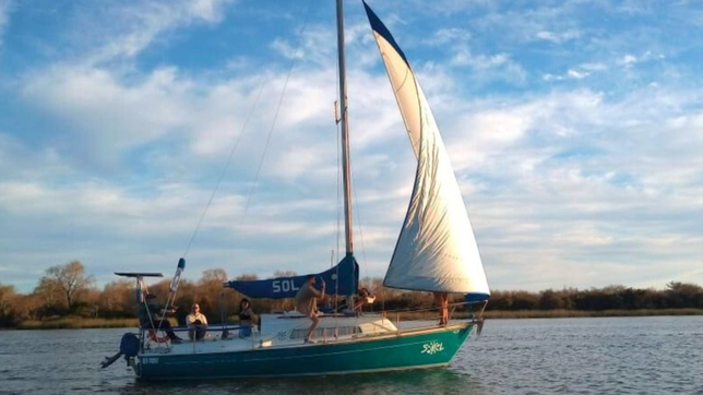 vuelven recorridos nocturnos en barco por el rio santiago y a la luz de la luna
