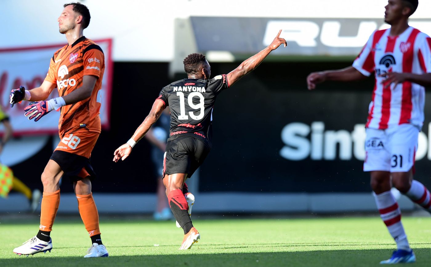 Estudiantes Instituto Manyoma gol (2).jpg