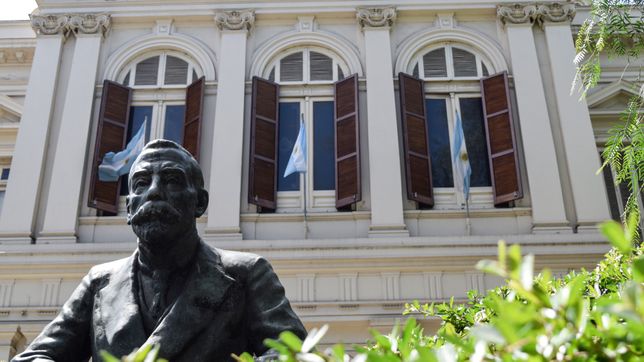 ¿como sigue el recambio de autoridades en la unlp?
