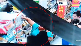 video: atraparon a dos mecheras robandose mercaderia en un supermercado de la plata video: atraparon a dos mecheras robandose mercaderia en un supermercado de la plata