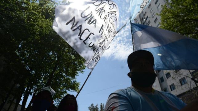 vecinos de guernica se movilizaron en la plata y exigieron respuestas en gobernacion