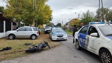 Dos motochorros intentaron robarle a varias personas en la calle y terminaron detenidos