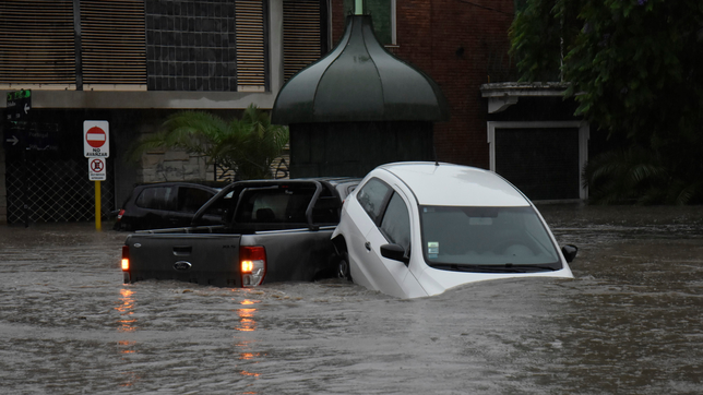 el ejercito se sumo a los operativos por las inundaciones en bahia blanca