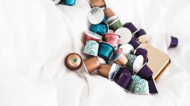 compraron capsulas de cafe en un supermercado de la plata y denuncian que tenian gusanos adentro