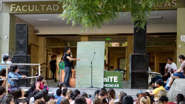 en la facultad de medicina preparan contenidos para seguir en cuarentena hasta junio