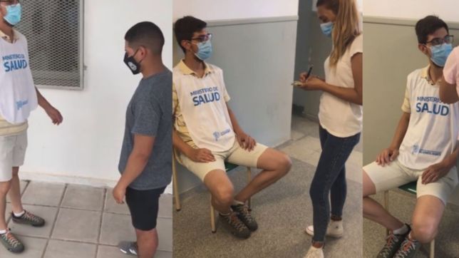 video: se hizo un simulacro de vacunacion contra el covid-19 en una escuela de la plata