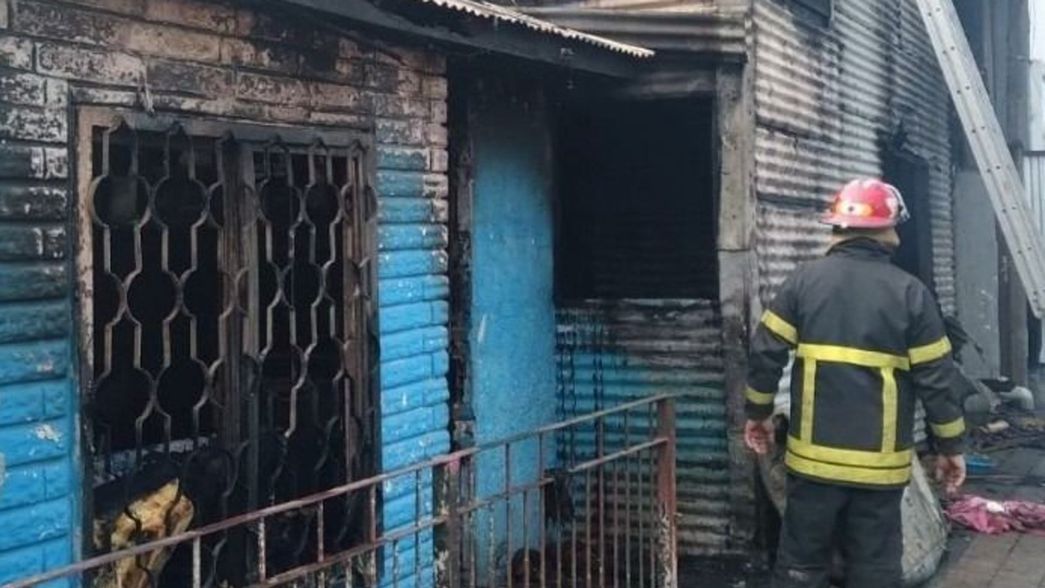 Incendio fatal en Berisso: buscan echar a la mujer que vive donde murieron tres personas