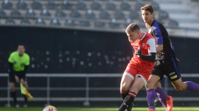 estudiantes le gano los dos amistosos a fenix de uruguay en el estadio unico
