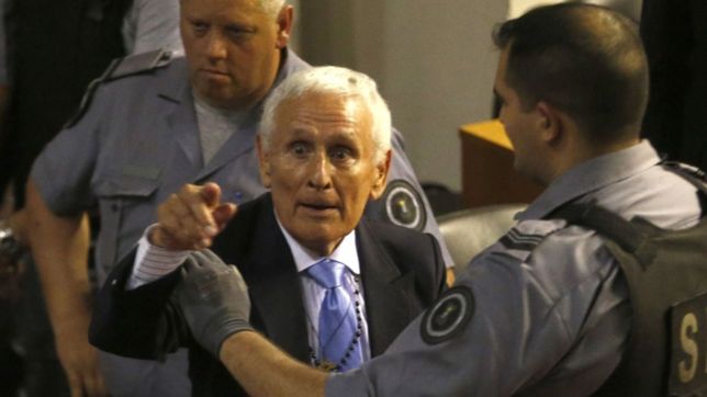 el represor etchecolatz fue beneficiado con prision domiciliaria pero seguira en la carcel