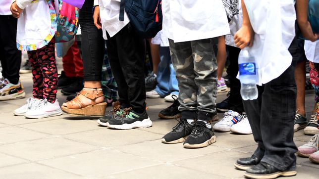 atacaron a culatazos a un chico de la plata cuando iba a la escuela para robarle la mochila