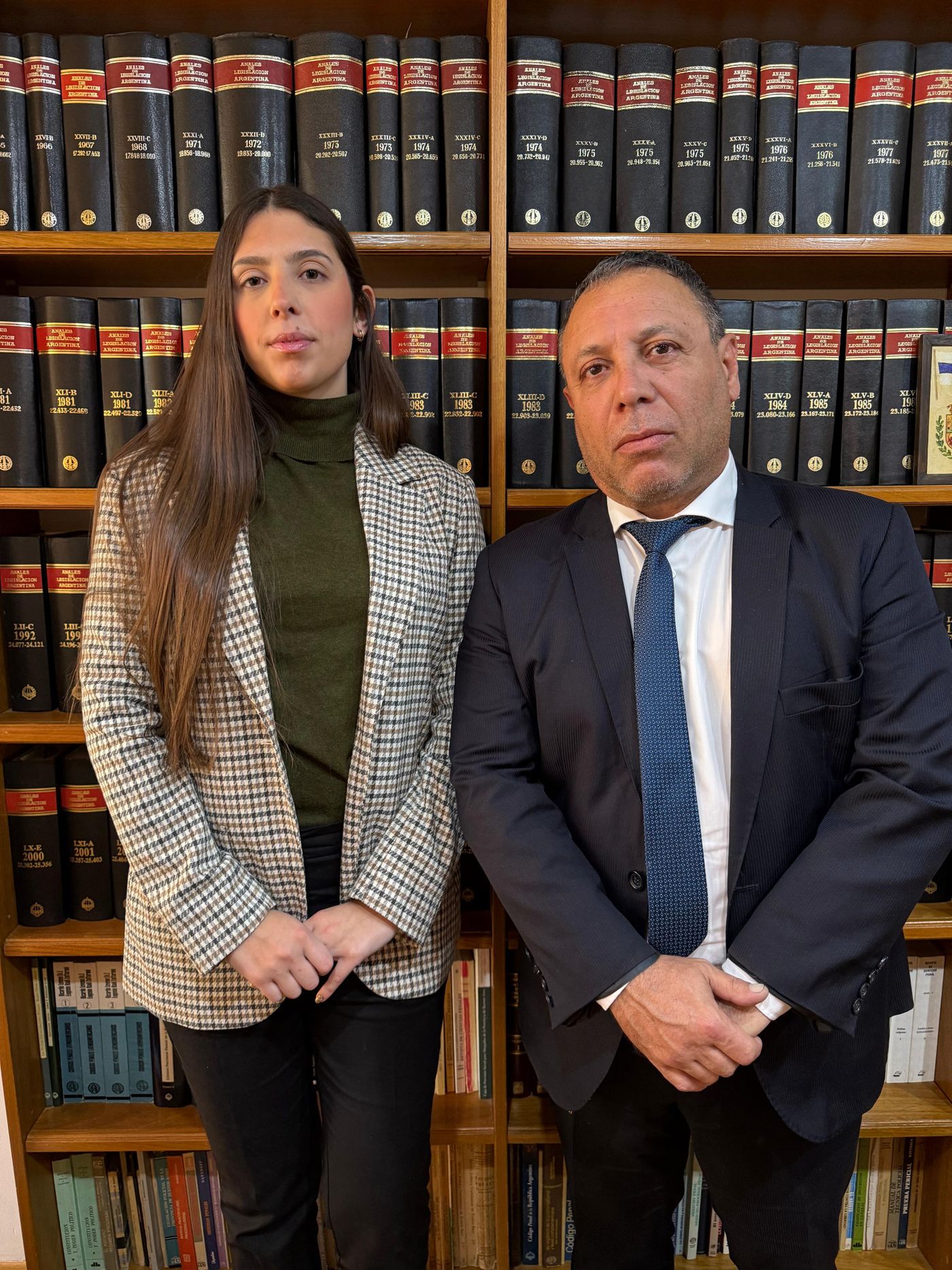 Luisina Gliemmo y Marcelo Botindari, abogados que representan a la familia de la v&iacute;ctima