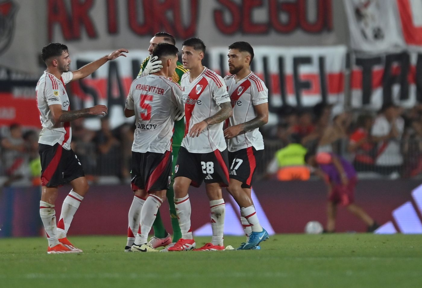 River Paulo Díaz.jpg