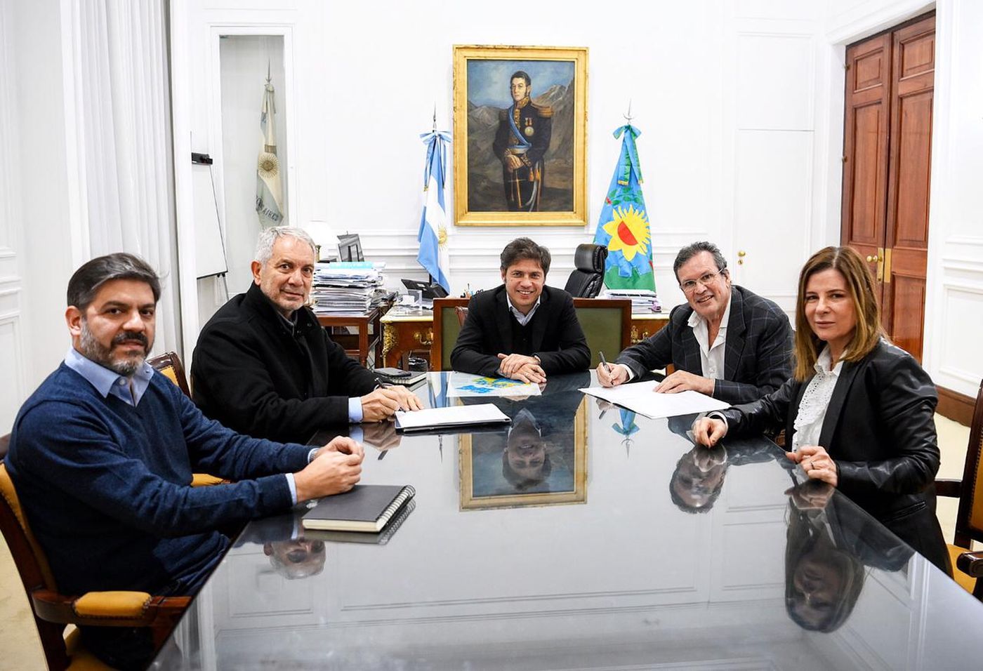 La firma del acuerdo se dio este lunes entre las autoridades de La Plata y la Provincia