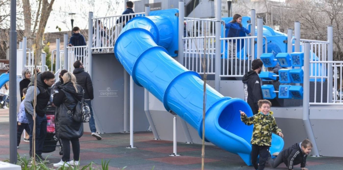 ara belgrano plaza malvinas