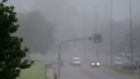 La Plata otra vez en advertencia violeta por la niebla y la baja visibilidad para conducir La Plata otra vez en advertencia violeta por la niebla y la baja visibilidad para conducir