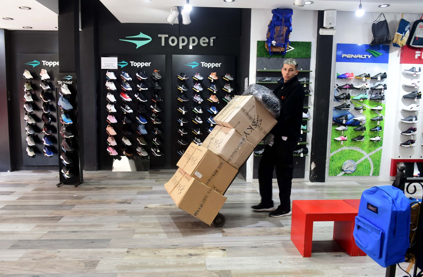 Con descuentos del 25% en efectivo y hasta 6 cuotas, Tienda Sportif de La Plata remata todo. 