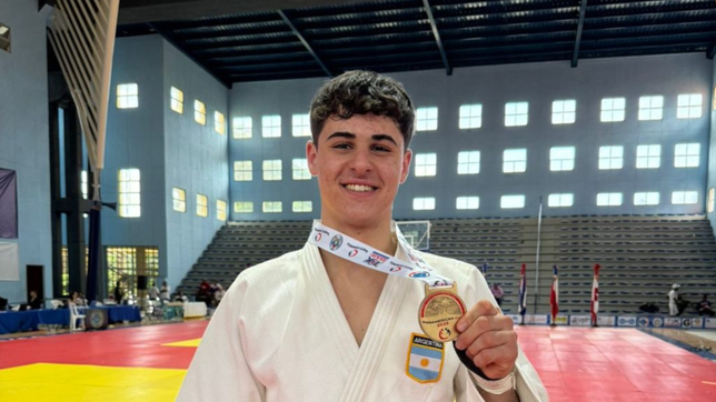 el reconocimiento de estudiantes a alem yuma tras su medalla en los panamericanos junior 2025