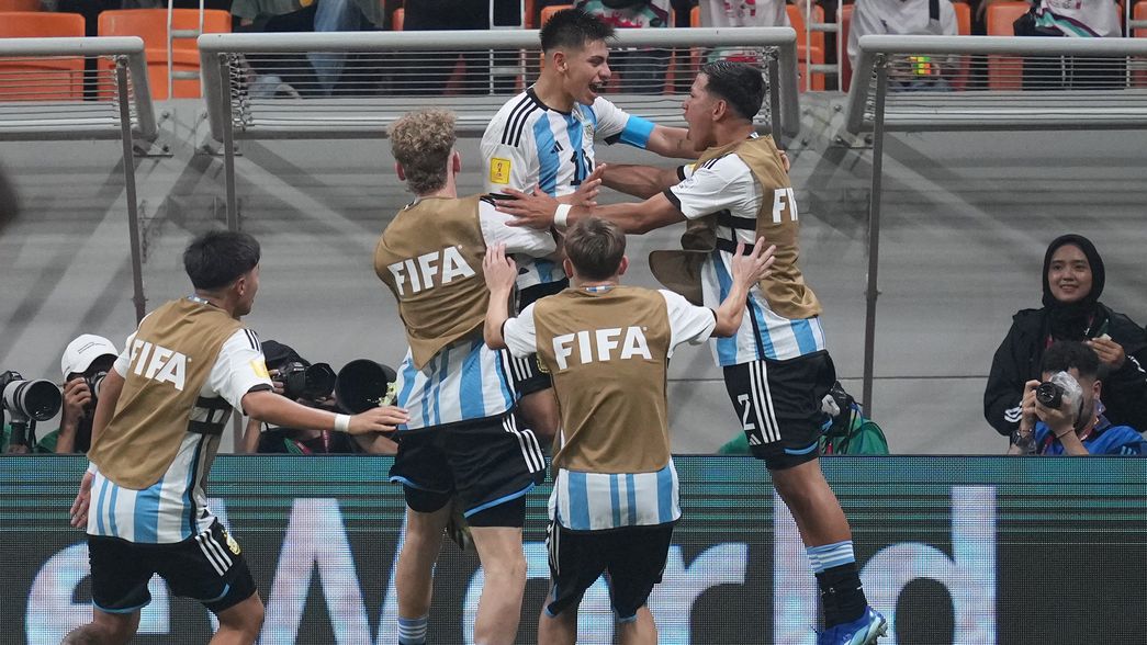 Argentina bailó a Brasil y con un Diablito Echeverri descomunal, clasificó a la semifinal del Mundial Sub 17