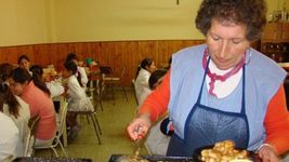 aprueban el traspaso del servicio alimentario escolar 8 meses despues de la firma del acuerdo