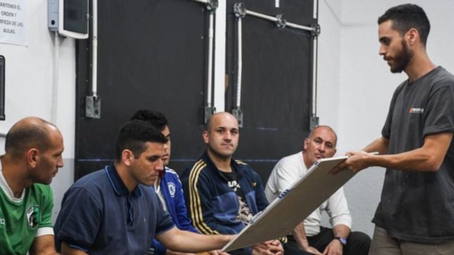 capacitaron a un grupo de presos de la carcel de olmos en revestimientos texturados