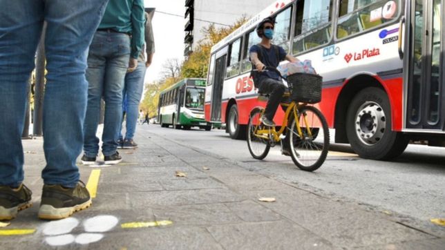 siguen demarcando las calles de la plata para prevenir contagios de coronavirus