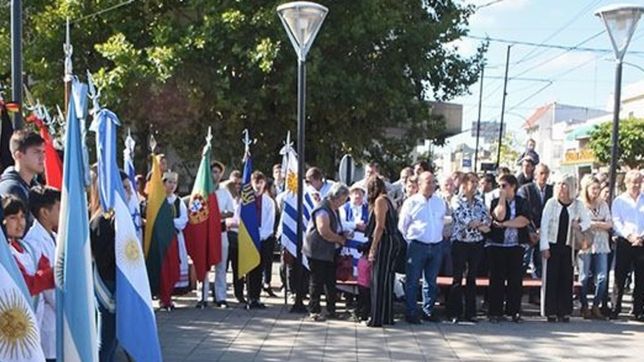 berisso cumplio 62 anos de autonomia y lo festejo con un acto en el puente 3 de abril