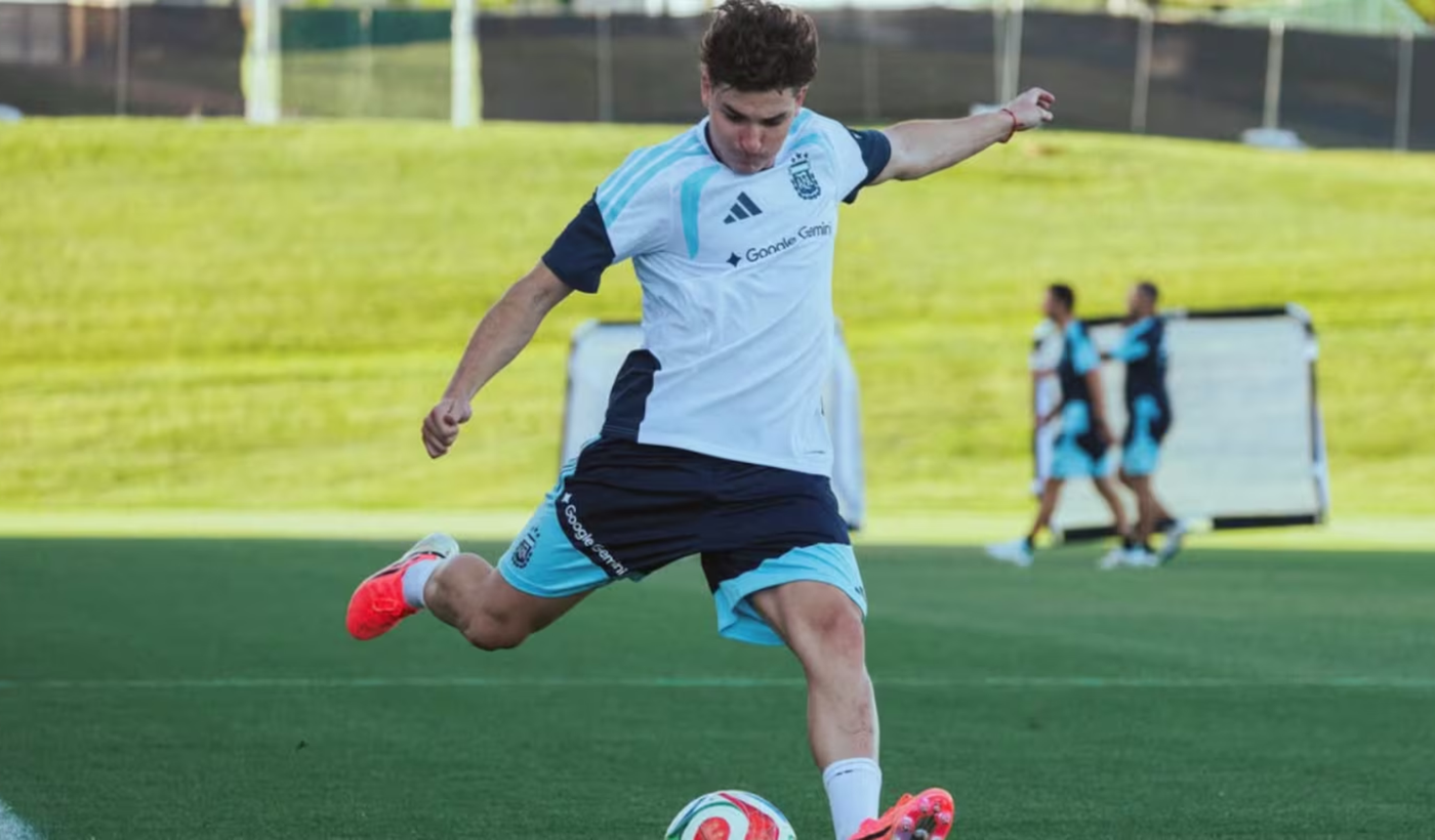 Julián Álvarez bajó las cargas en los entrenamientos.