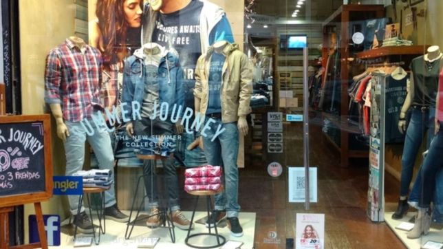 wrangler se va del pais y este jueves cierra su local en la plata
