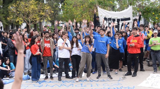 la unlp siguen con tomas, asambleas y clases publicas