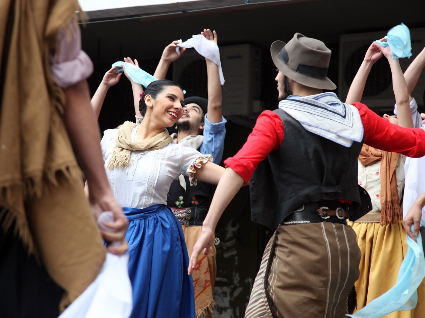 Danzas folcloricas.jpg