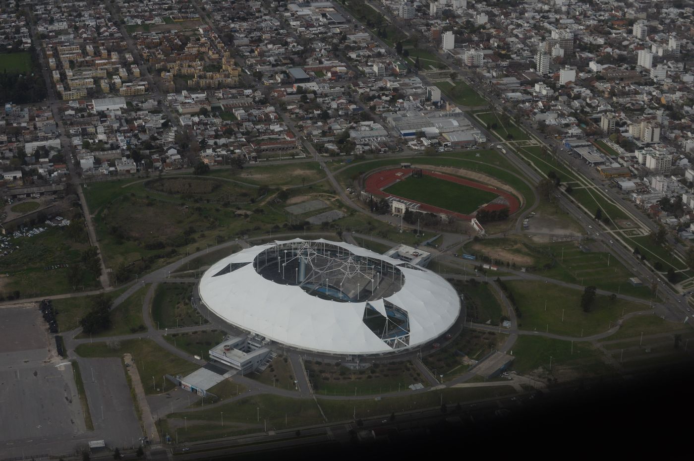 Julio Alak prometió la construcción de un microestadio en el predio del  Estadio Único de La Plata