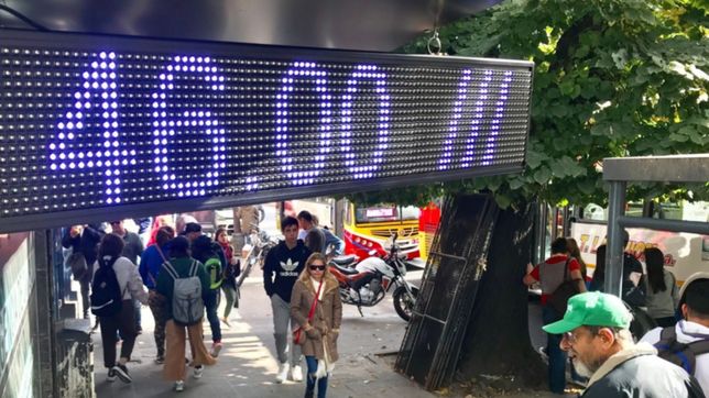 el dolar supero los $47 en la   plata y el riesgo pais paso los 1000 puntos