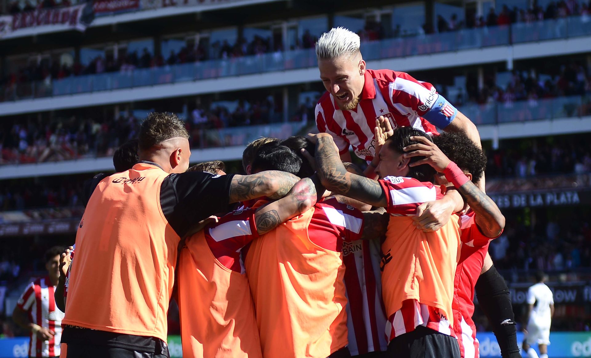 Estudiantes Gimnasia festejo gol