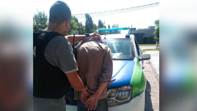 detuvieron a un hombre de 61 anos acusado de abusar de sus nietas y distribuir pornografia en la plata