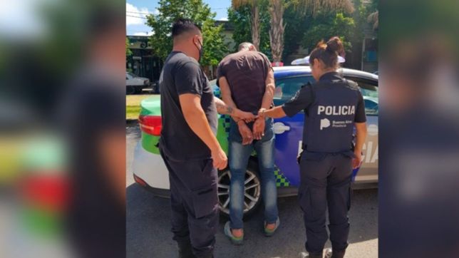brutal ataque a una policia en la plata: su pareja la golpeo y amenazo con un machete
