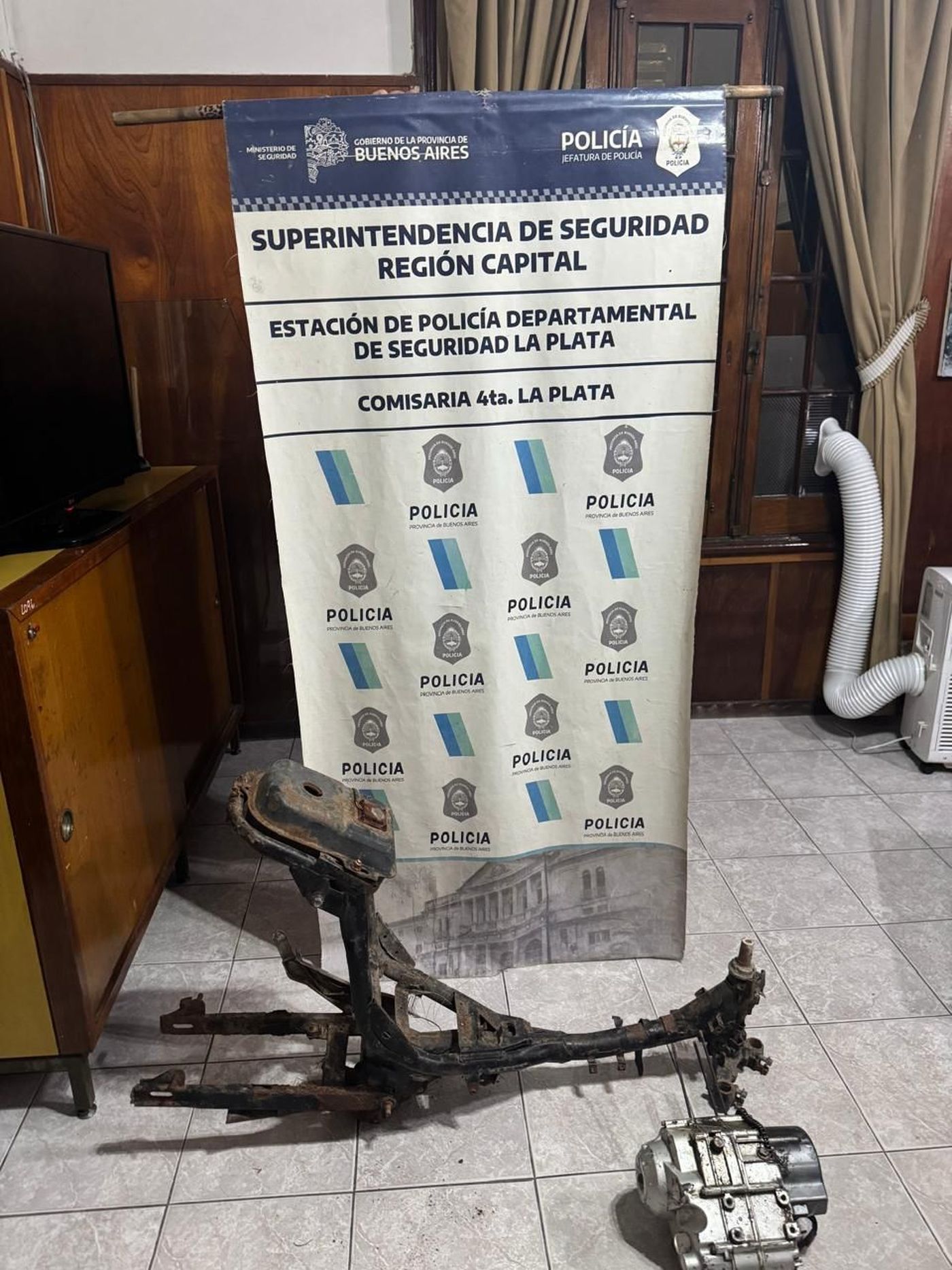 Los elementos secuestrados por la Polic&iacute;a tras los allanamientos en La Plata y Berisso